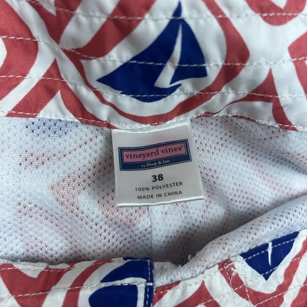 Vineyard Vines Men's Chappy Swim Trunks Board Shorts Red Blue Boats Swim Size 38